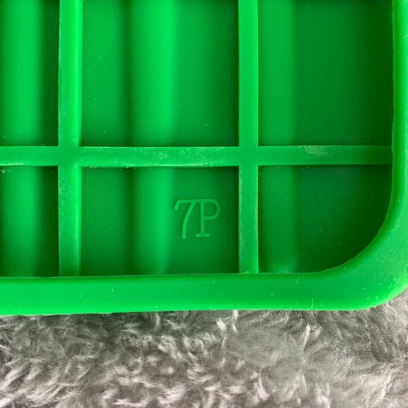 NWOT Iphone 7 Plus Cactus Case - Picture 4 of 7